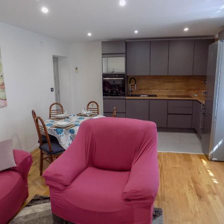 Oriella Apartmans And Room Новиград Экстерьер фото