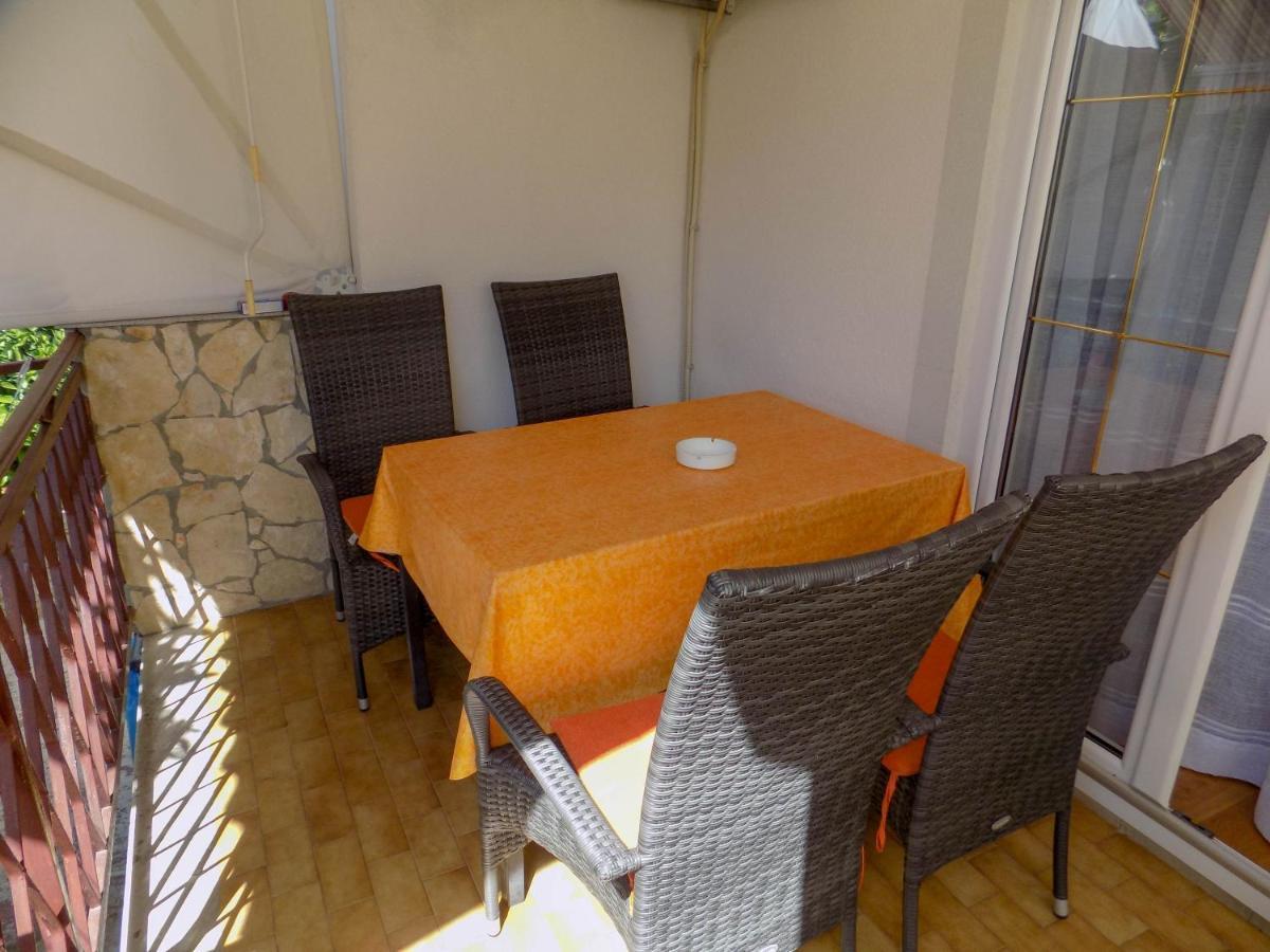 Oriella Apartmans And Room Новиград Экстерьер фото