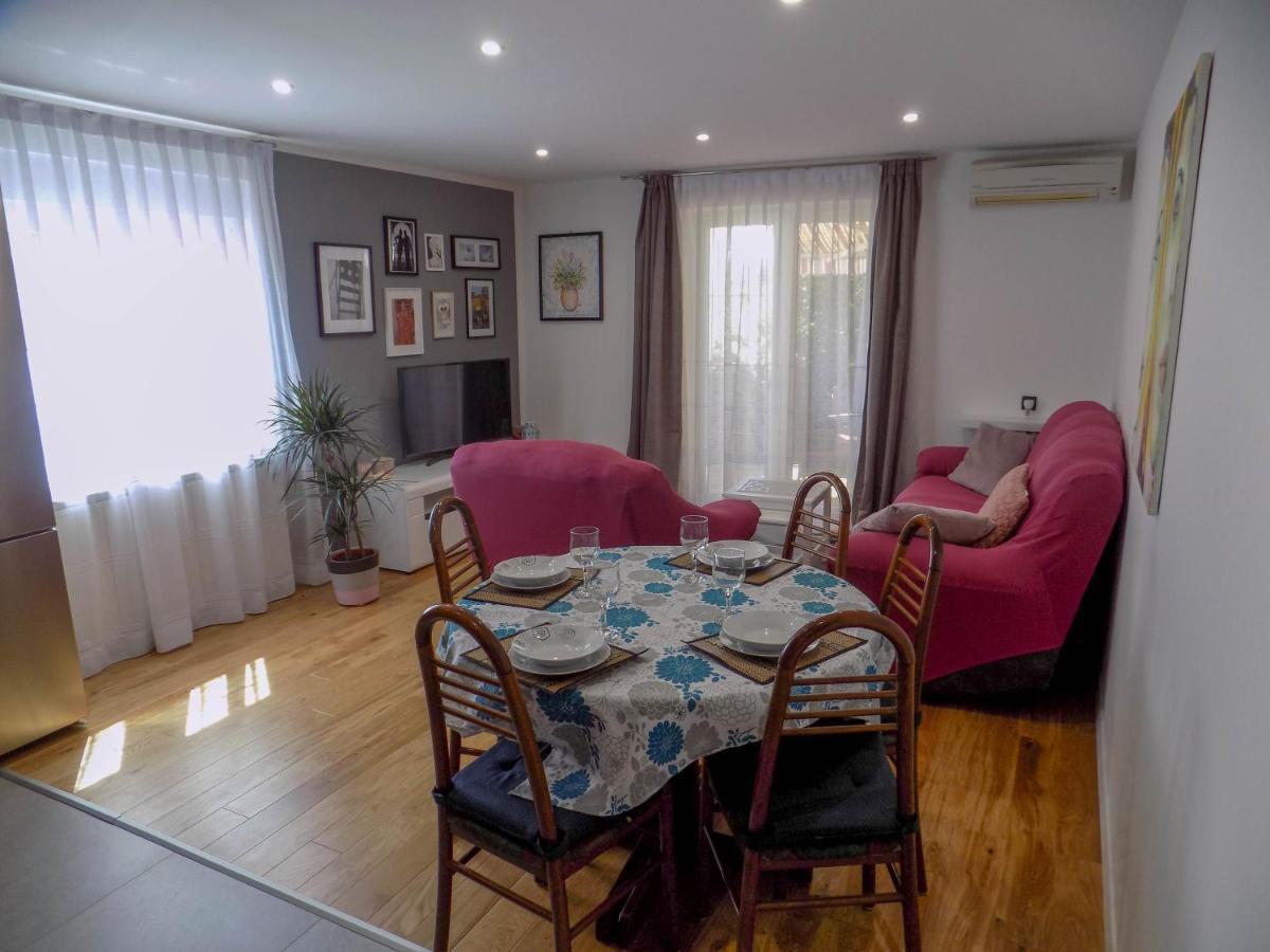 Oriella Apartmans And Room Новиград Экстерьер фото