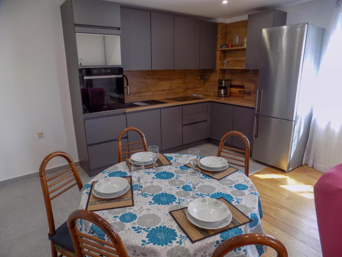 Oriella Apartmans And Room Новиград Экстерьер фото