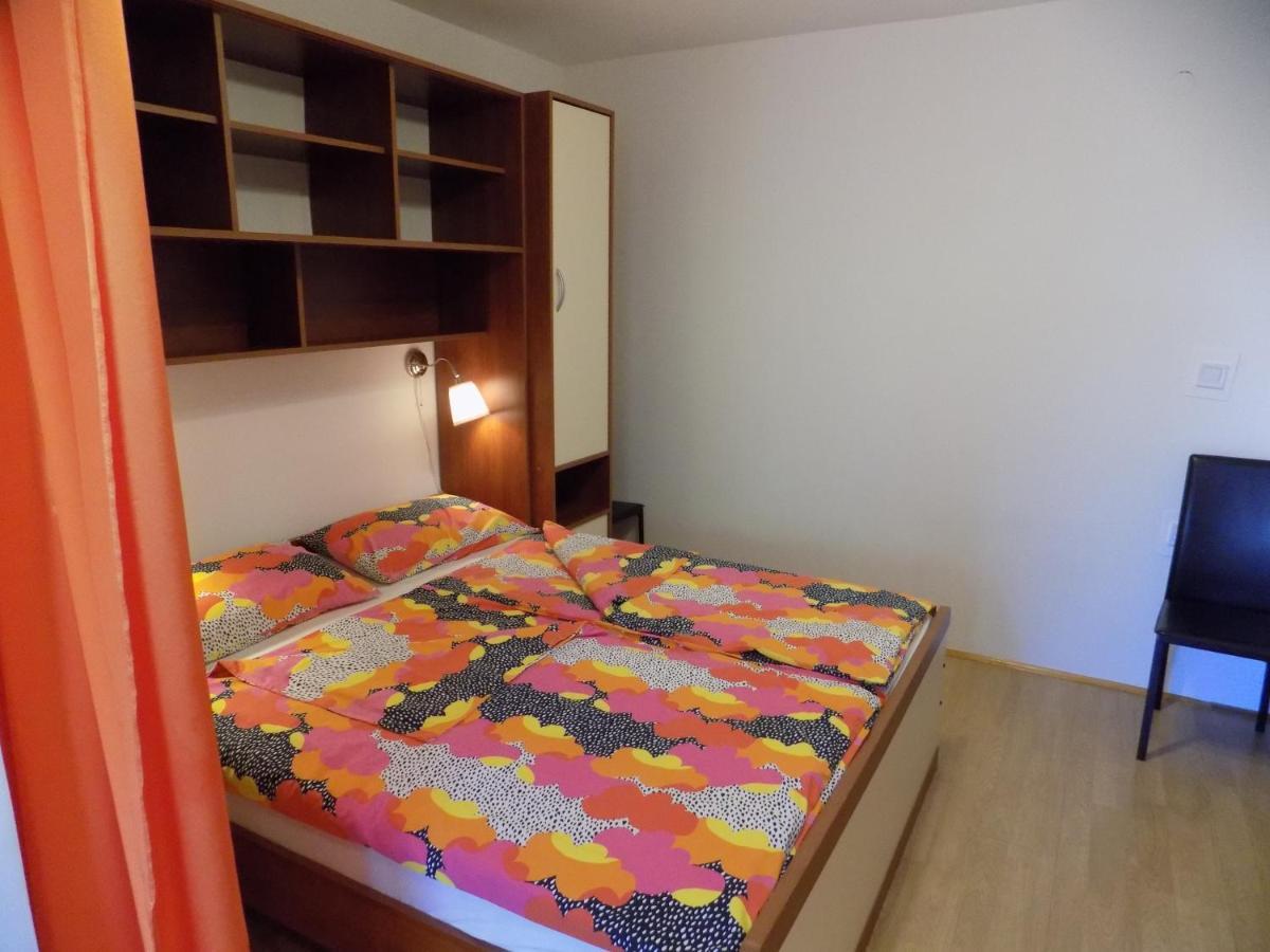 Oriella Apartmans And Room Новиград Экстерьер фото